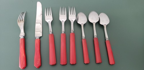 Vintage Red Bakelite flatware 8pc - Picture 7 of 8