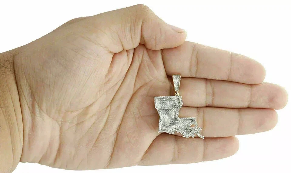 Colgante mapa del estado de Luisiana chapado en oro amarillo de 14 quilates diamante creado redondo de 1,5 quilates Foto 3 de 4