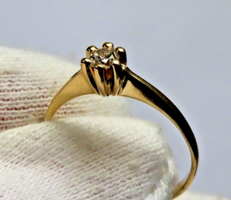 ANILLO DE ORO 18 CTS CON DIAMANTE