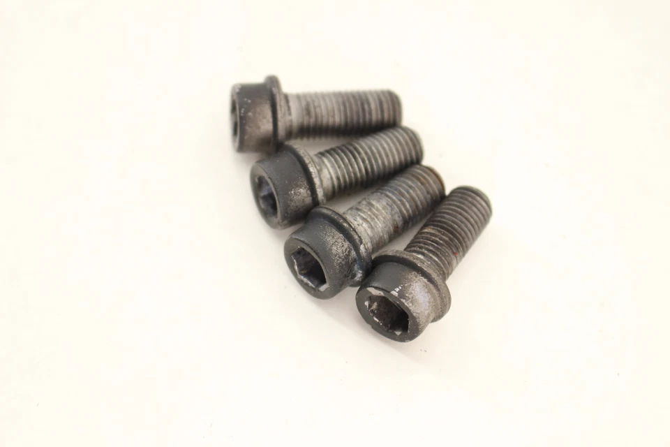 2003 Suzuki Gsxr1000 Subquadro Traseiro Subquadro Parafusos de Montagem Hardware - Imagem 3 de 4