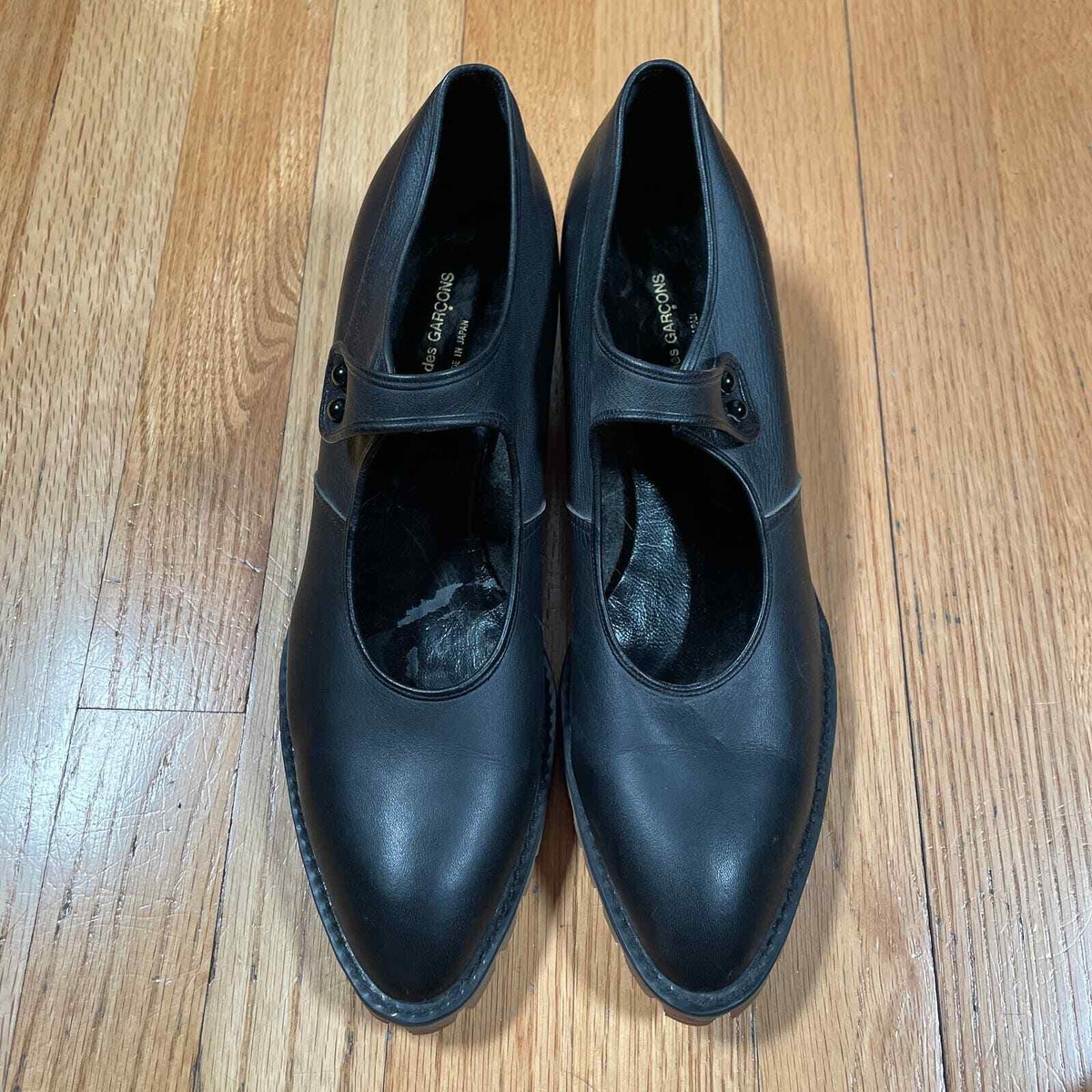 靴 tao comme des garcons studs lether shous COMME des GARCONS TAO Black Distressed Leather Pull On Boots