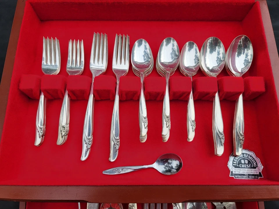 Rogers & Bro Exquisita Placa Reforzada ES Juego De 55 Plata Servicio Para 8 Foto 4 de 4