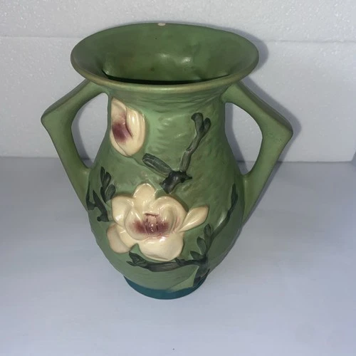 Roseville Art Pottery Magnolia Flower Double Handle 7..5 Vase 90-7