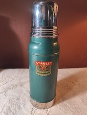 Vintage Stanley Thermos N943 Quart Super Vac Made In USA With Cork Great Shape