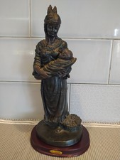 CROSA JULIANA COLLECTION FIGURINE of NORTH AMERICAN INDIAN with her BABY 1994