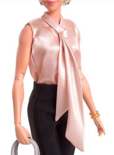MUÑECA BARBIE Signature TED LASSO Rebecca Welton HJW93 Mattel - Imagen 3 de 10