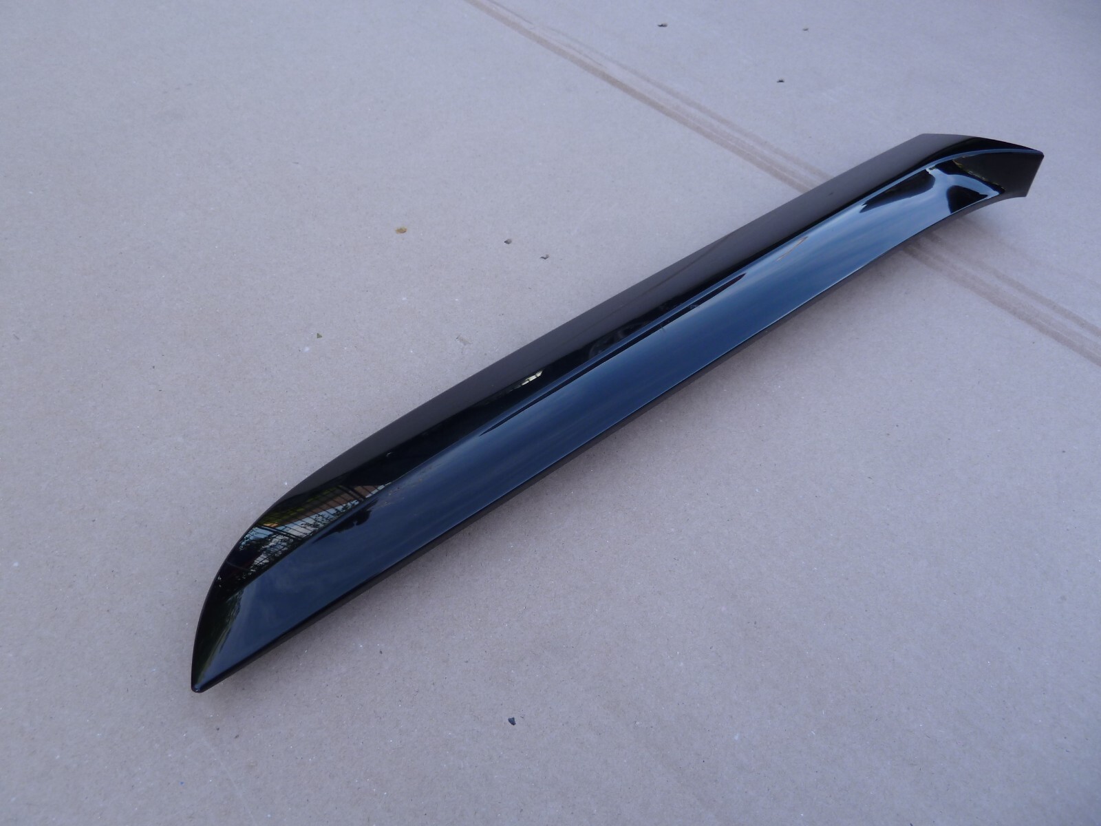 BENTLEY Bentayga Drivers Side Left Rear Back Glass Edge Molding Trim Garnish