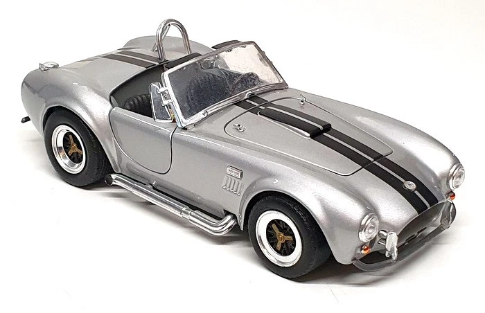 Road Legends 1/18 Scale Diecast 11725A - Shelby Cobra 427S/C - Silver - Image 2 of 4