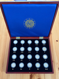 20 x 2 € Euro 2009 10 Jahre Währungsunion WWU Set in Leuchtturm Sammelbox unz.