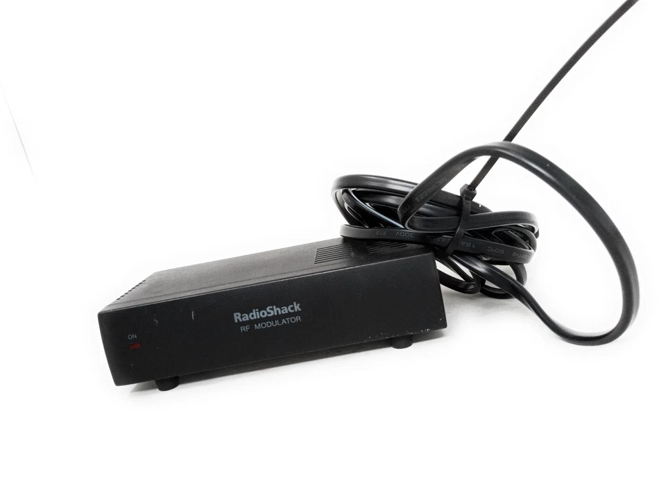 RadioShack RF Modulator  15-1214 - Image 2 of 4