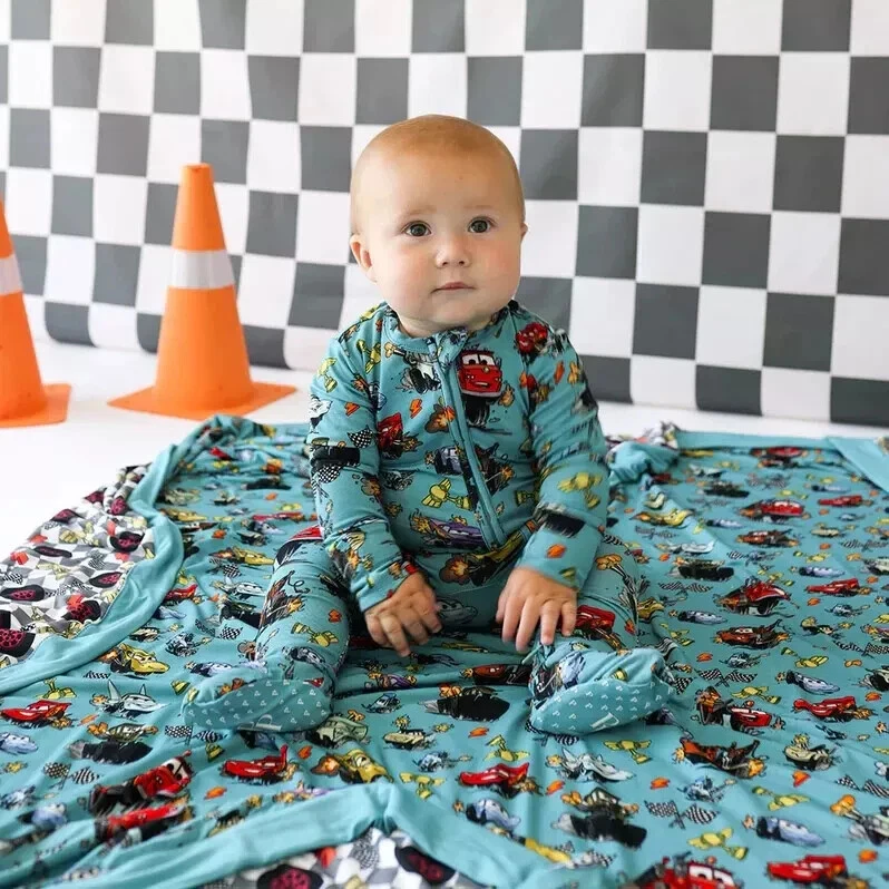 Posh Peanut Disney Cars & Piston Cup Luxe Patoo Bambú Manta Azul Foto 3 de 4