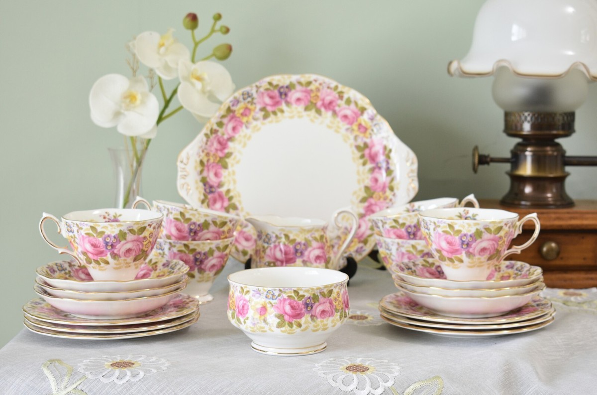 Royal Albert Serena Reg No 839329 Tea set 21 Pieces, Bone