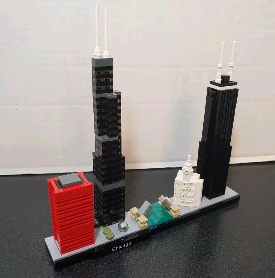 LEGO Architecture Chicago (21033) 100% Complete - AUTHENTIC GENUINE REAL LEGO - Image 2 of 4
