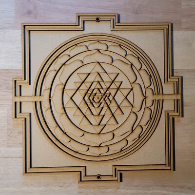 Großes Holz 3D Sri Yantra Symbol Wandkunst Türbehang Plakette fertig zum Bemalen