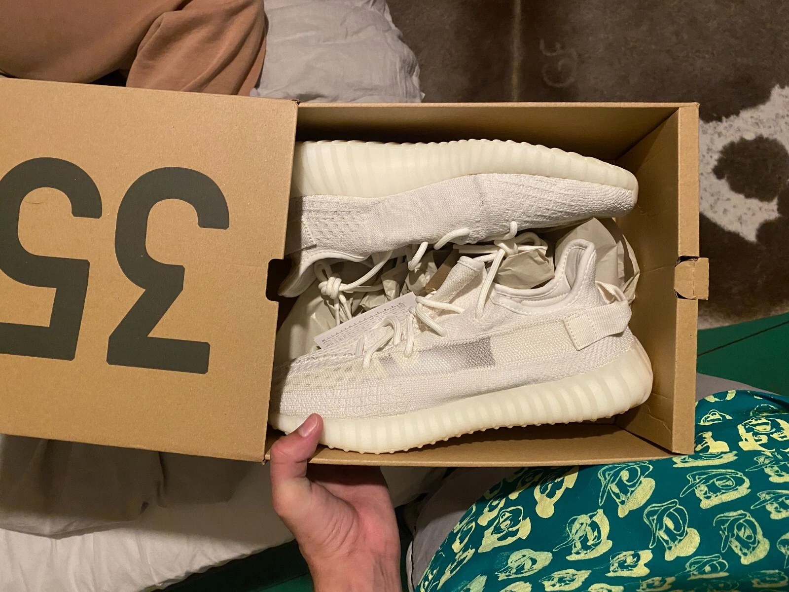 Adidas Yeezy Boost 350 V2 Bone UK 11 US 11.5 Nuove di zecca