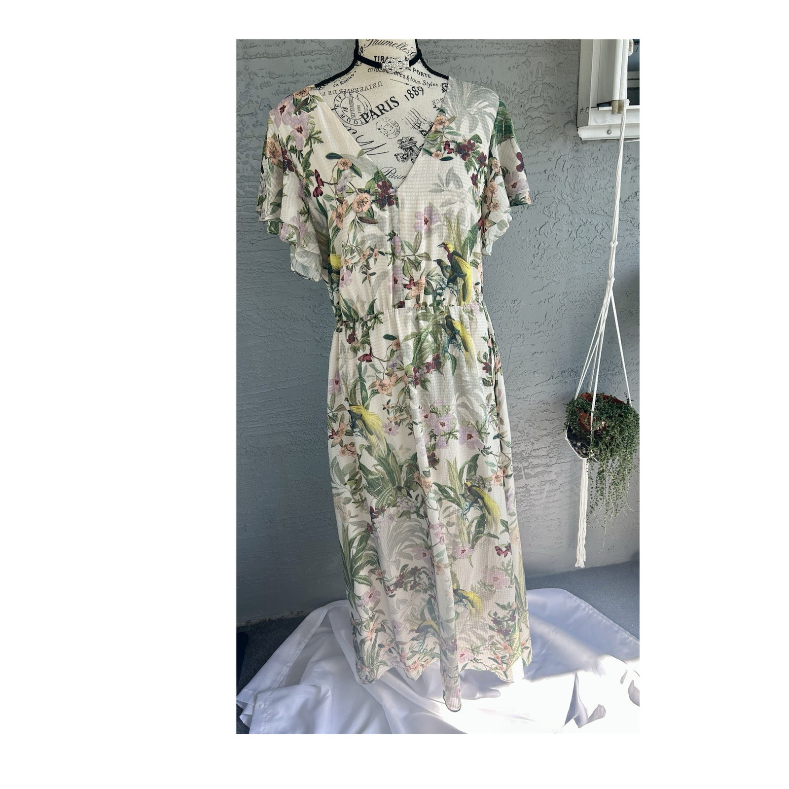 H&M Fairy Garden Floral Bird Chiffon Maxi Dress V-Neck Flutter Sleeve Size M