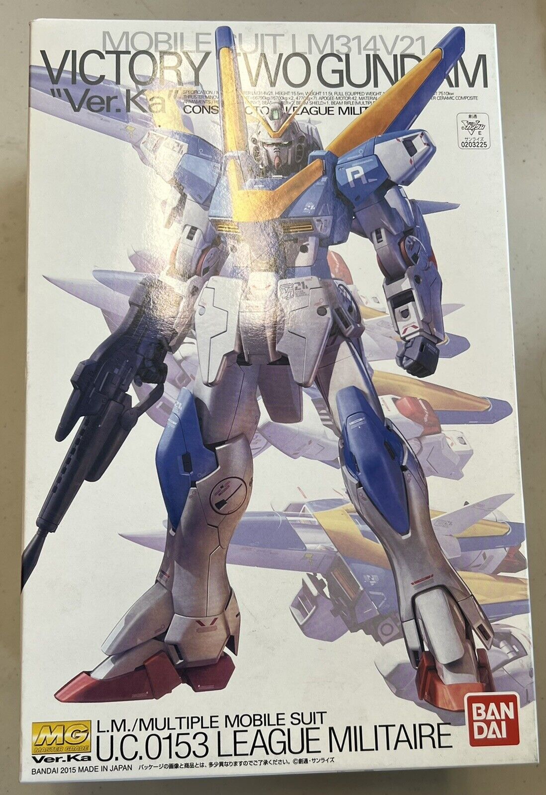 Bandai MG 1/100 V Dash Gundam Plastic Model 164270 Isolated 