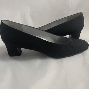 black pumps size 8.5