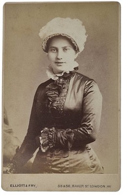 CDV PRETTY LADY IN SILK DRESS & HAT FASHION ANTIQUE BY ELLIOTT & FRY OF LONDON