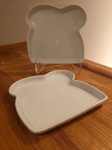 Crate & Barrel Bread Shaped White Porcelain Toast Sandwich Snack Plates S2 NWOB