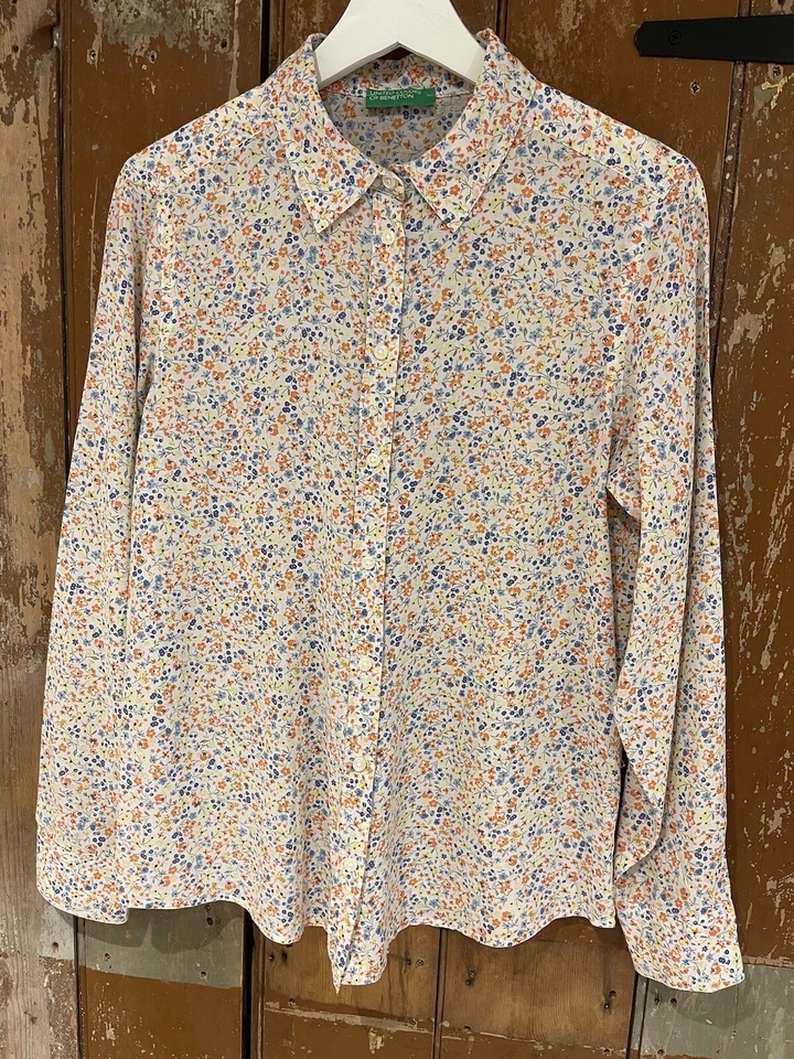 Blusa Camisa United Colors Of Benetton Cuello Floral Mangas Largas Para Mujer Foto 3 de 4