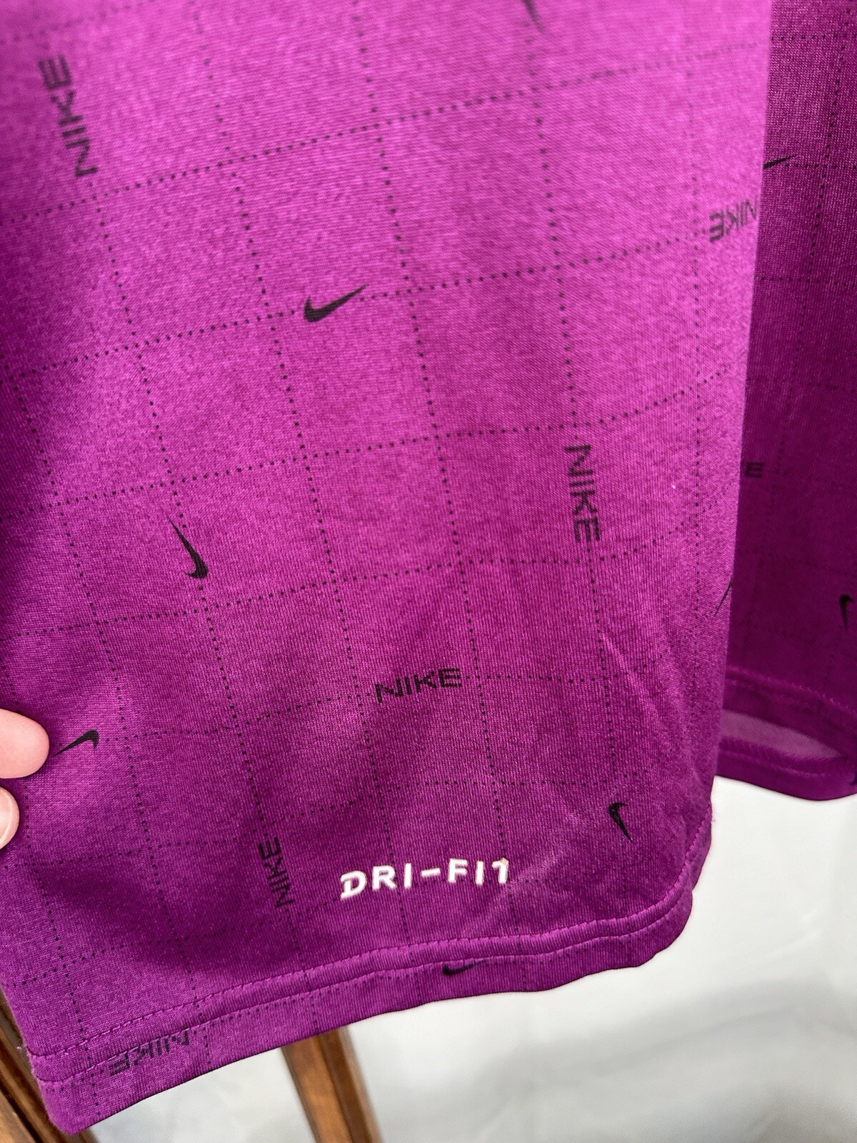 Nike Tee Mens Small Purple Short Sleeve Crew Dri-Fit Training Running T Shirt thumbnail 2