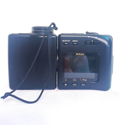 Nikon Coolpix 950 2MP Digital Camera Video Swivel Lens Retro Y2K