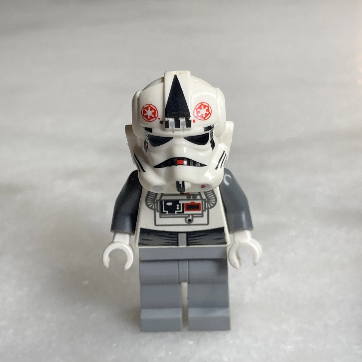 LEGO Star Wars Minifigure AT AT Driver Red Imperial Logo Storm