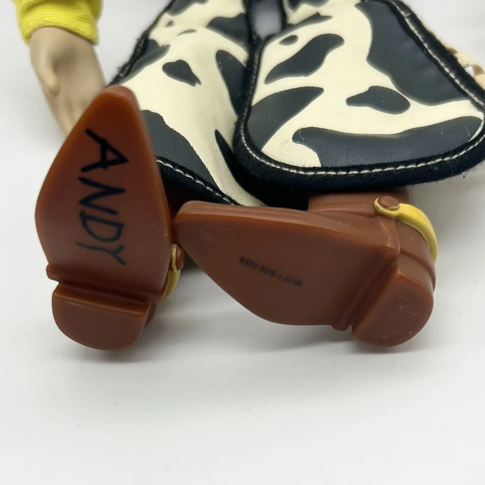 Muñeca Jessie Disney Pixar Toy Story 2 TALKING Tire de Cuerda 15" FUNCIONA Andy en Bota. Foto 4 de 4