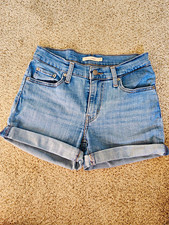 Levi Strauss Co. Women's Light Wash Blue Denim Mid Length Cuffed Shorts 27