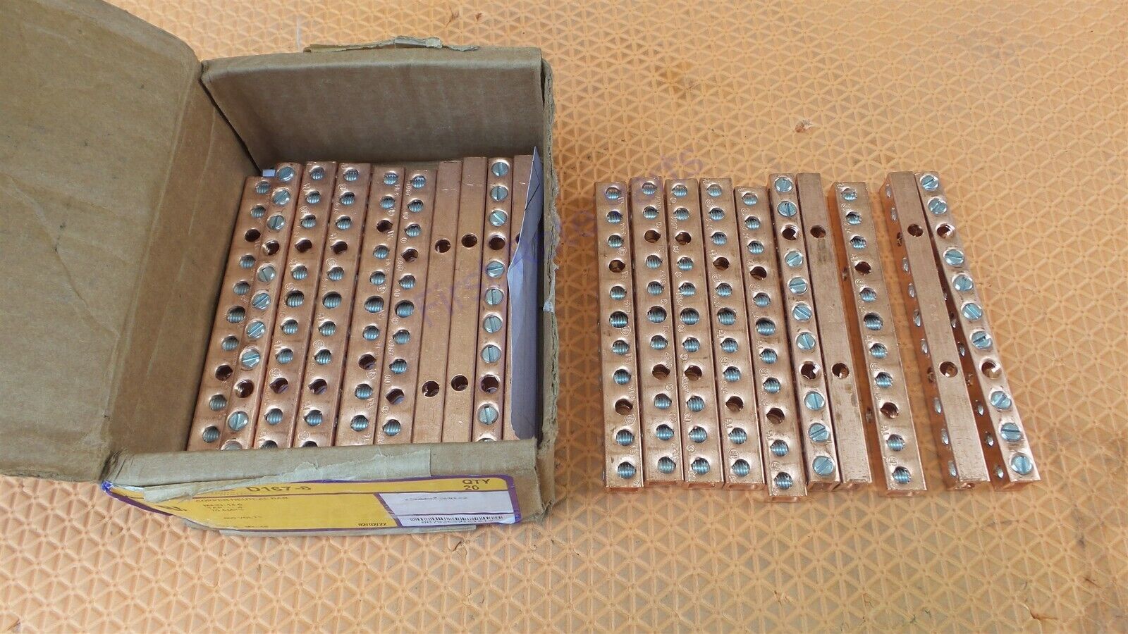 ILSCO D1678 Grounding Bar Neutral Copper 8 Port 14 to 4 6 AWG