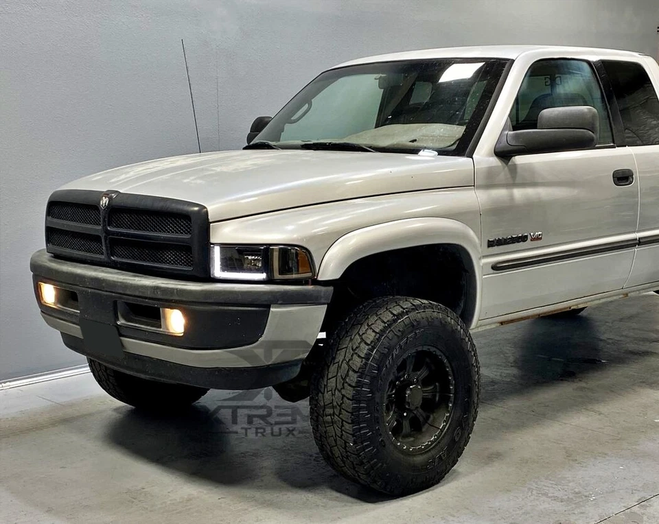 Juego de llamaradas de guardabarros estilo OE pintables negras 94-02 Dodge Ram 2500 3500 Foto 2 de 4