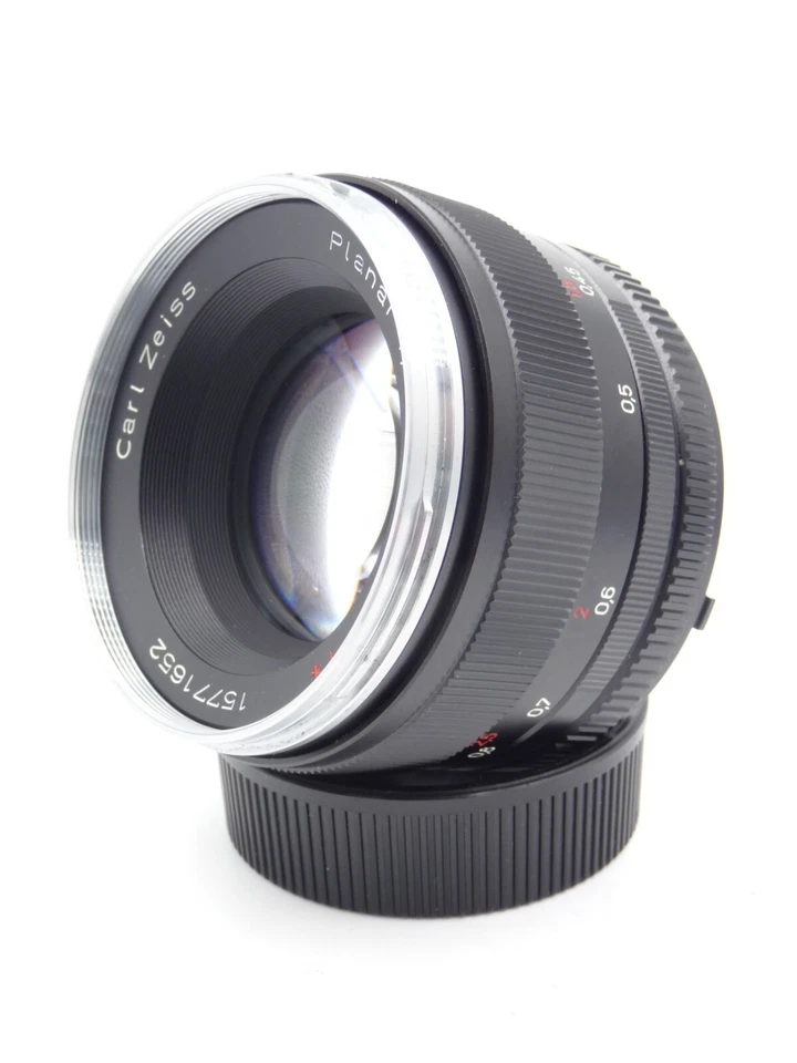 Zeiss Planar 50mm f1.4 ZF.2 para Nikon F + tapa trasera, filtro UV, capó, funda blanda Foto 2 de 4