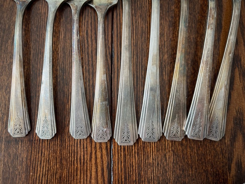 Vintage 1931 Oneida "Clarion" Silverplated Flatware - 31 Piece Partial Set