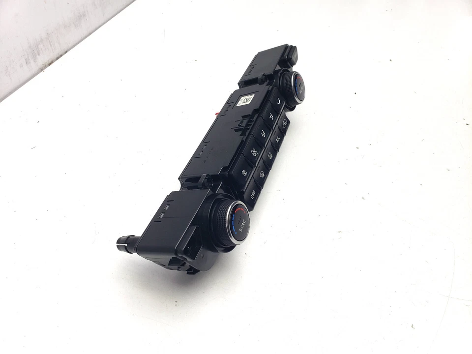 KIA SPORTAGE MK4 2017 AC CLIMATE HEATER CONTROL SWITCH PANEL 97250-F1700 - Image 3 of 4