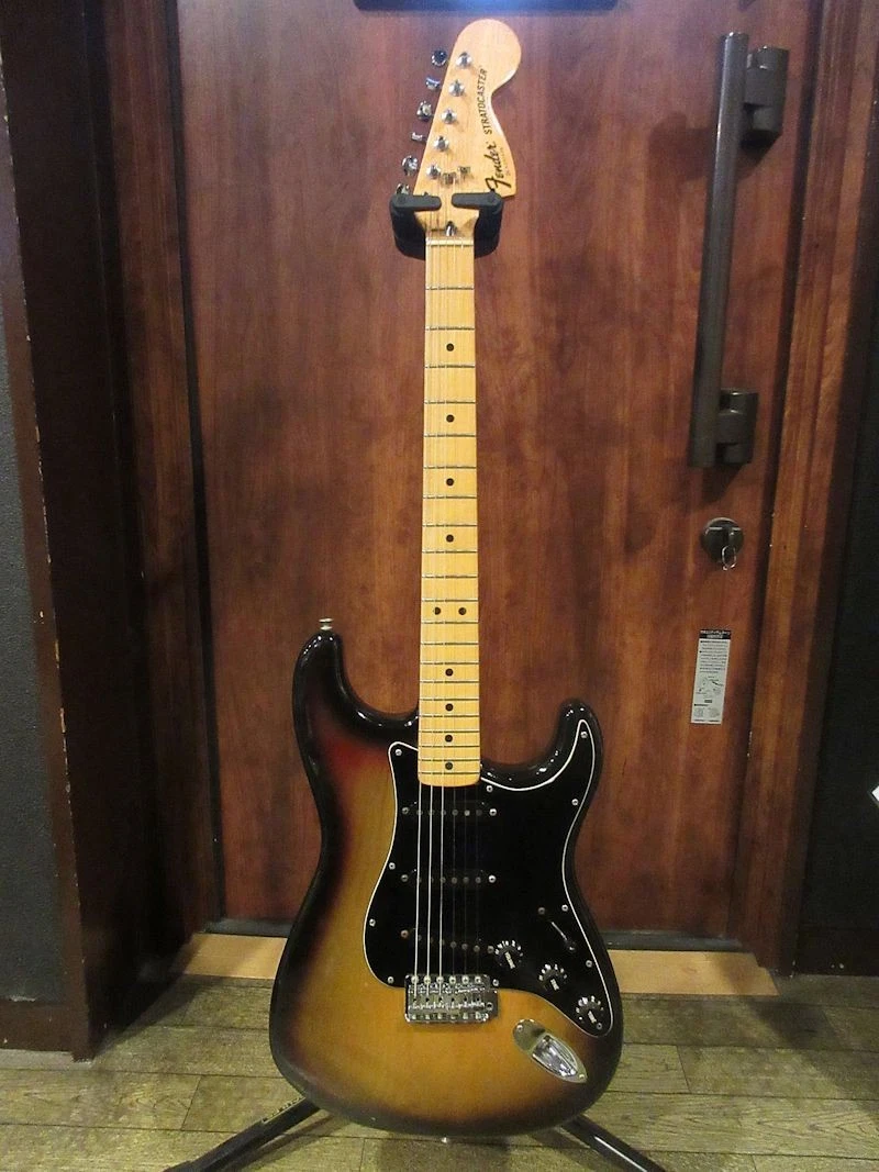 ギター Fender USA 1977 stratcaster mod Fender Stratocaster 1977 for sale - eBay