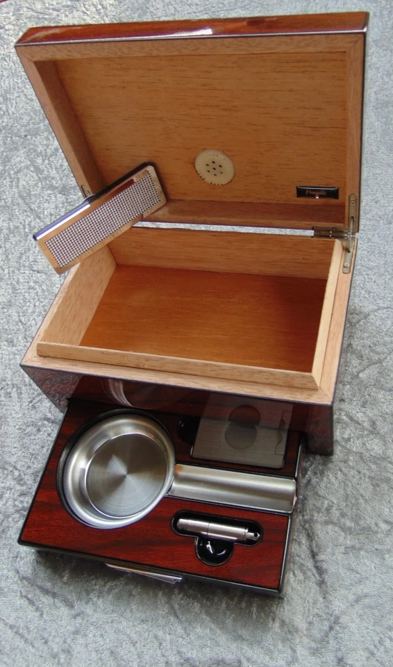 Angelo Humidor Set für ca.10 Zigarren Ascher+ Cutter Bohrer Befeuchter Neu! 0750 - Bild 2 von 4