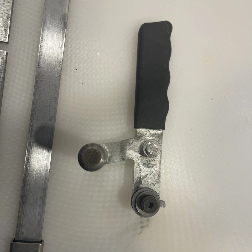 Clarke EZ-8 Feather/ Lowering Handle Assembly - Image 2 of 4