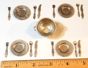 VINTAGE DOLLHOUSE PEWTER TABLEWARE (metal plates;  other plastic--17 pieces)