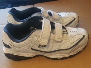 skechers 9.5 wide