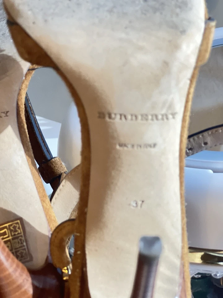 Tacones de gamuza Burberry talla 37 Foto 4 de 4