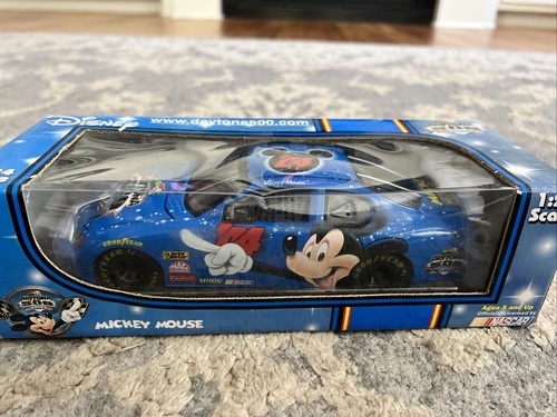 NIB~DISNEY 2004 TEAM CALIBER NASCAR DAYTONA 500 MICKEY MOUSE 1:24 DIECAST Lm - Picture 2 of 13