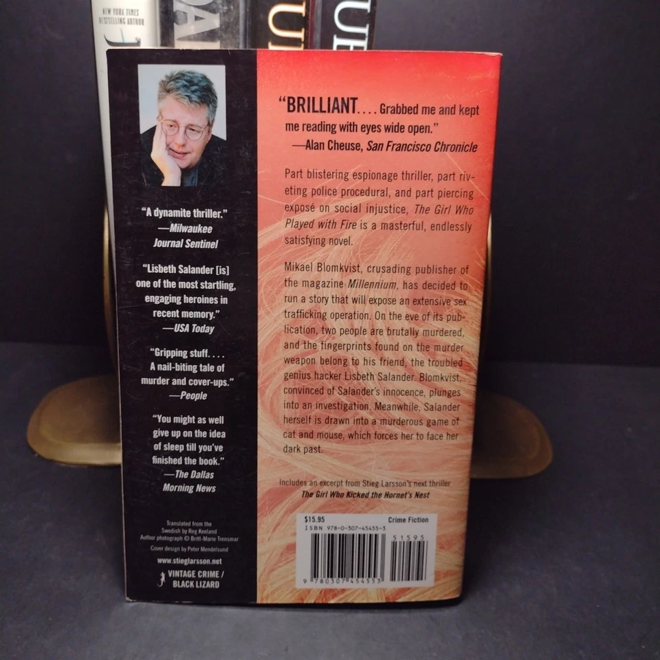 Action, Mystery & Thriller Lot of 6 Titles, Stieg Larsson, Dale Brown & Deaver Foto 3 de 4