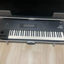 KORG M1 Synthesizer Exclusive Hard With Case