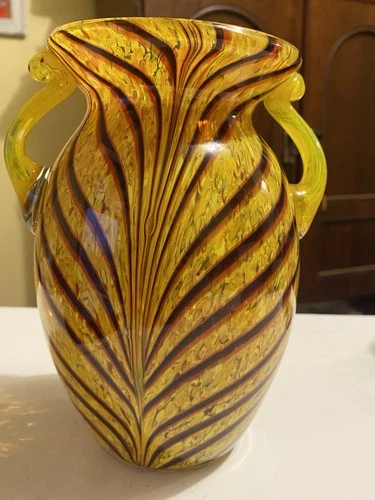 vintage Murano swirl art glass vase w/ applied double handles and mottled Color