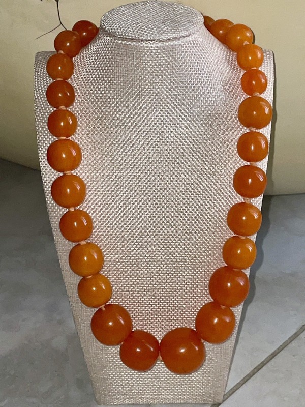 Antique Butterscotch Egg Yolk Bakelite Swirl Round Graduated Bead Necklace 35” 