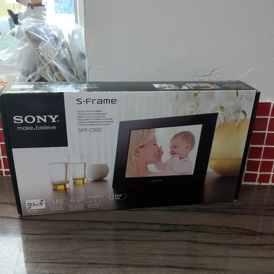 Sony S-Frame Digital Photo Frame DPF-C800 8" Boxed New - Image 2 of 4