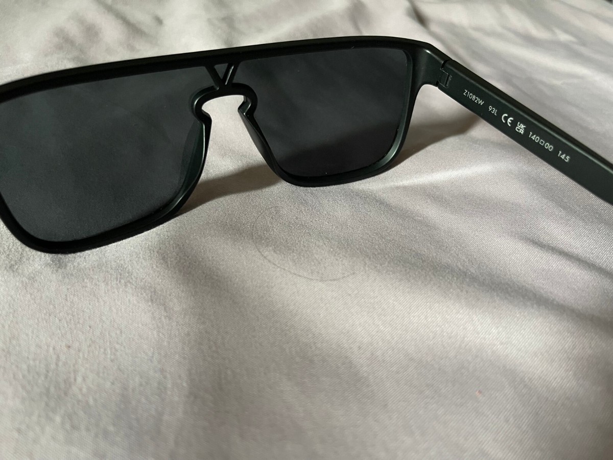 Louis Vuitton Men LV Waimea Sunglasses Black Monogram Logo Louis Vuitton Men LV Waimea Sunglasses Black Monogram Logo