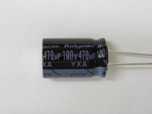 50x Condensateur &eacute;lectrolytique Radial 82&micro;F 10V 105&deg;C