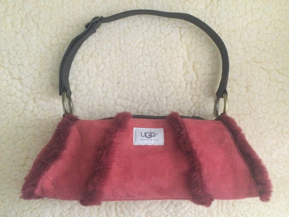 UGG Sheepskin Shoulder Bag / Purse (adjustable strap) BEAUTIFUL 🎈Ruby Red